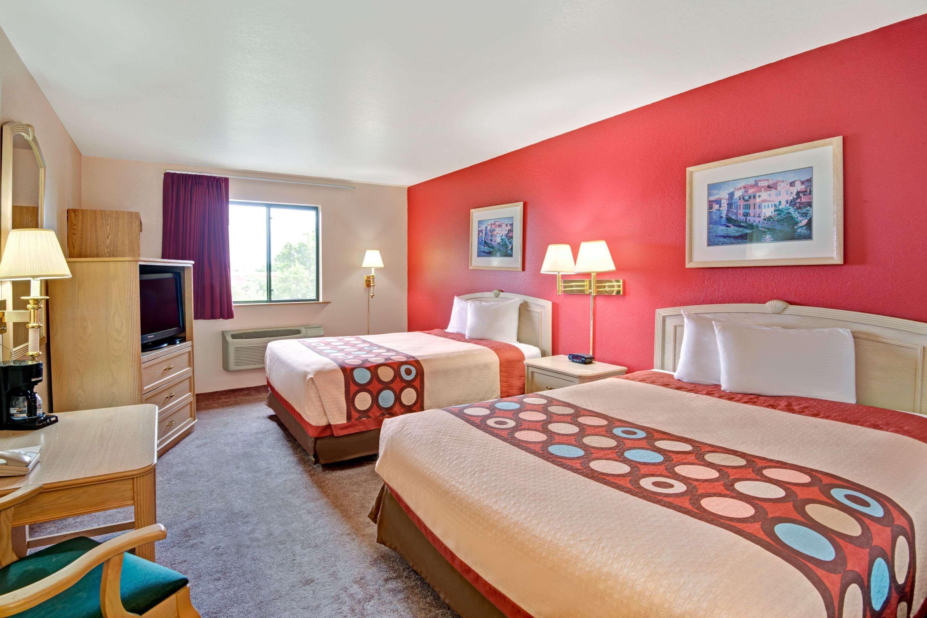 Super 8 By Wyndham Albuquerque West/Coors Blvd Hotell Exteriör bild